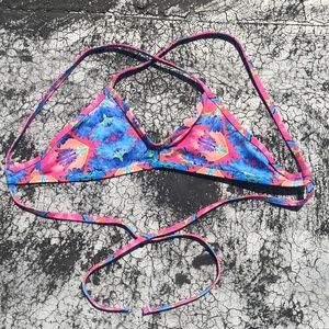 JOLYN x MALLYCE printed vent top